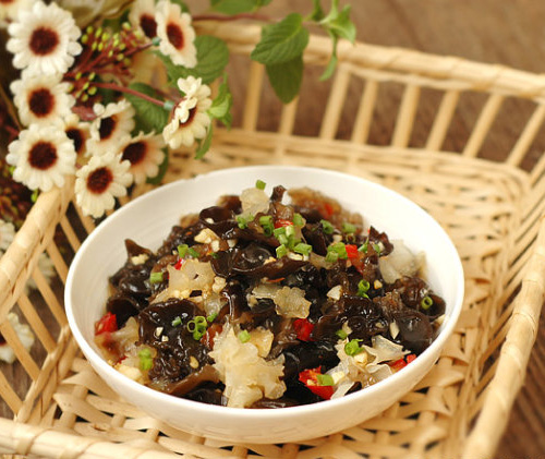 第2步凉拌双耳的家常做法图片步骤