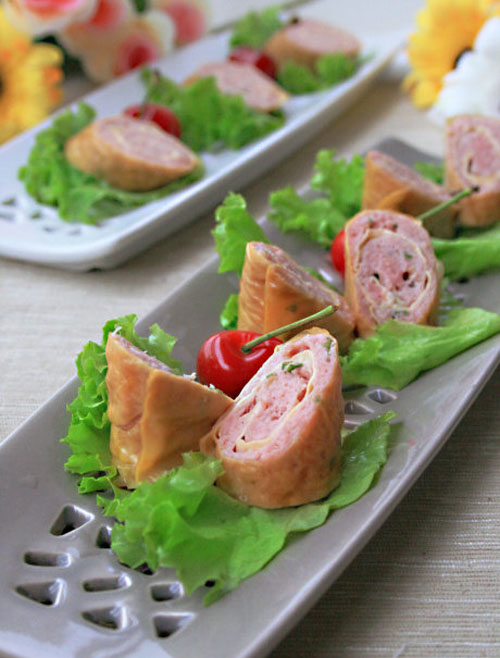 第2步蜜汁烟熏豆皮卷的家常做法图片步骤