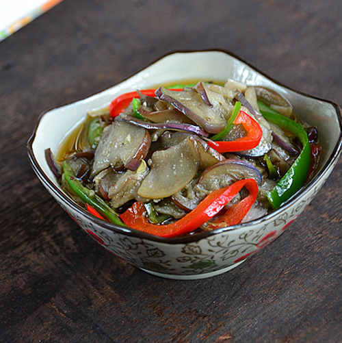 椒丝茄片的做法 椒丝茄片的做法