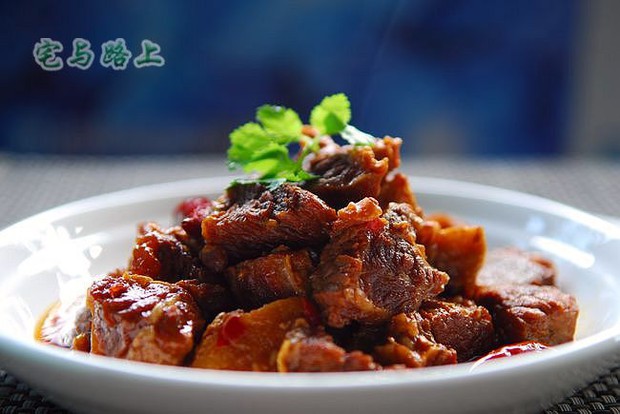宴客下饭菜香辣牛腩煲的做法,怎么做,香辣牛腩煲如何做好吃详细步骤图解的做法