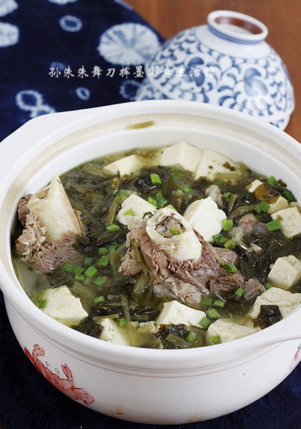 雪菜棒骨煲的做法 雪菜棒骨煲的做法