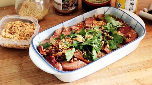 香辣腱肘拌粉丝的做法 香辣腱肘拌粉丝的做法