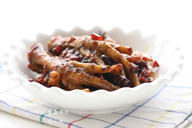 �����צ������