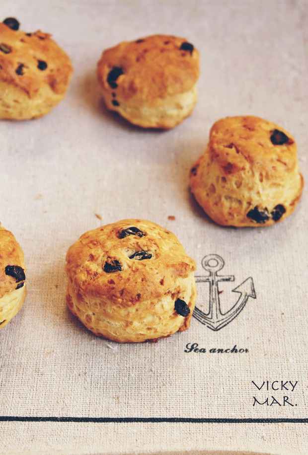 葡萄干司康饼的做法 葡萄干司康饼的做法