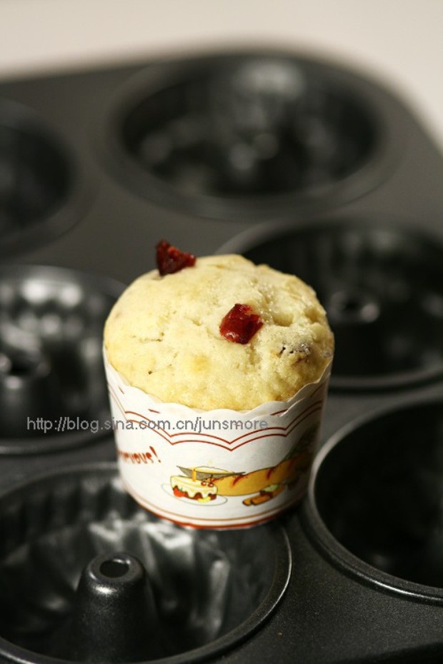 蔓越莓麦芬蛋糕的做法 蔓越莓麦芬蛋糕的做法