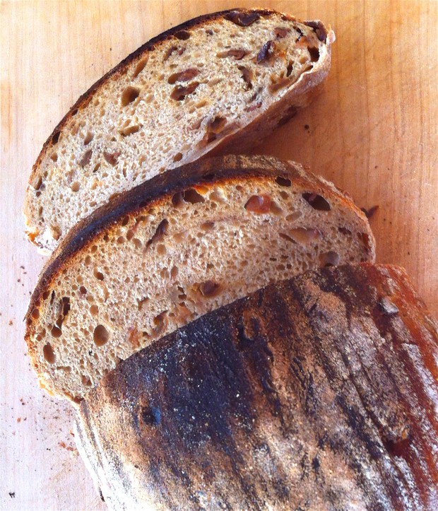 天然酵种酒酿桂圆欧包的做法 天然酵种酒酿桂圆欧包的做法