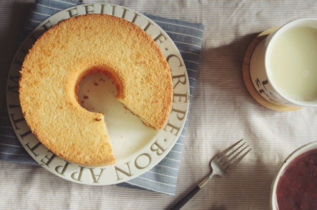 榴莲苹果果酱戚风(17cm中空模)的做法,如何做,榴莲苹果果酱戚风(17cm中空模)怎么做好吃详细步骤图解的做法