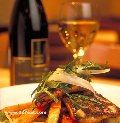 餐盘垫纸不卫生 影响健康致疾病 www.027eat.com