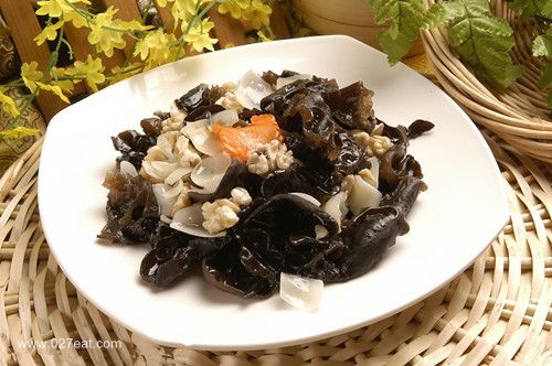 ��ɫ����ô�� ��ҽ��ʳ������Ѫ��� www.027eat.com