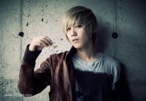 ȱͭ����άB �����������ͷ www.027eat.com