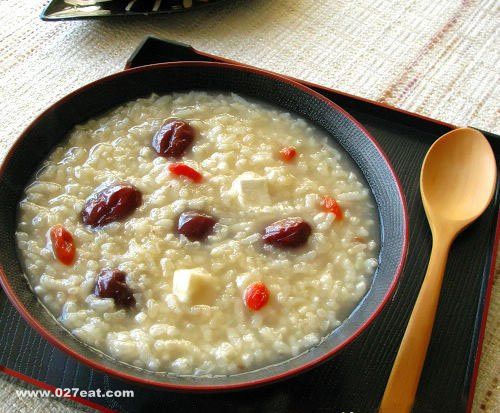 胃癌术后体弱患者常喝小米粥 www.027eat.com