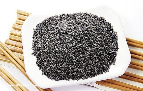 黑芝麻的功效与作用 黑芝麻怎么吃 www.027eat.com