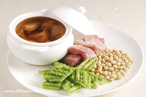 黄豆的多种功效 夏季抗癌美白吃黄豆 www.027eat.com