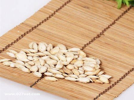 南瓜子的药用价值 食用南瓜子有哪些好处 www.027eat.com