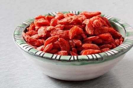 枸杞的功效与作用 冬季食用枸杞好处多 www.027eat.com