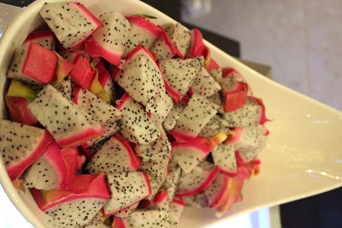 吃火龙果的好处和坏处 火龙果的功效与作用 www.027eat.com