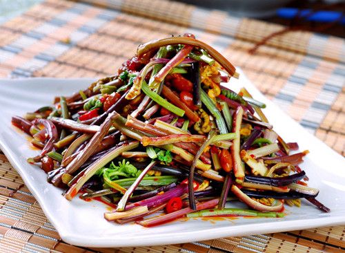 蕨菜的吃法不当易致癌 www.027eat.com