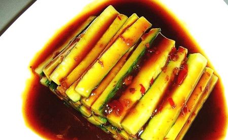 黄瓜常做的几种家庭菜谱 www.027eat.com