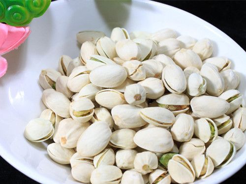 开心果的药用作用 糖尿病患者可控制血糖 www.027eat.com