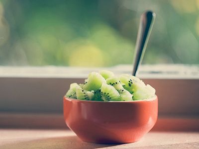 冬天吃什么对皮肤好 每天1个猕猴桃补足维c www.027eat.com