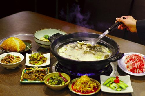 云南特色菌子火锅的做法 www.027eat.com