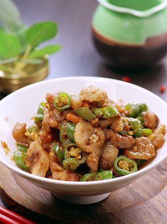 家常热菜食谱:虾膏小炒肉的做法 www.027eat.com