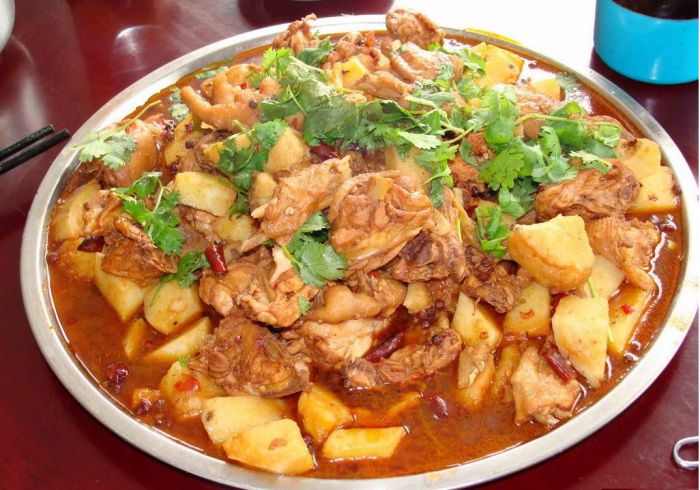 大盘鸡是哪里的菜系 大盘鸡是哪里的菜? www.027eat.com