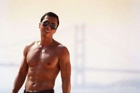 男生练肌秘笈 助你远离屌丝变身男神 www.027eat.com