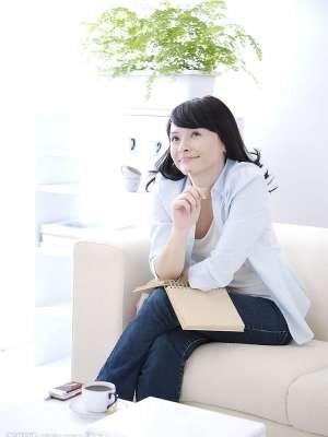 上班族如何避免错误坐姿引发疾病 www.027eat.com