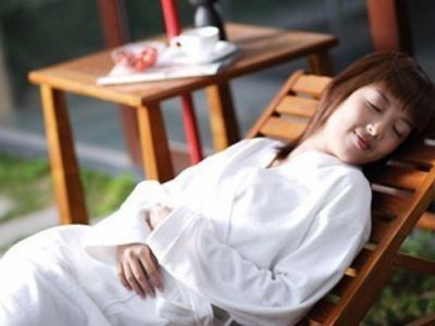 上班族如何避免错误坐姿引发疾病 www.027eat.com