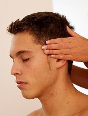 ��ҽѨλ��Ħ���� ���ϰ������ɷ��� www.027eat.com