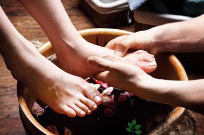 “搓足”能养生 常按摩脚掌和脚趾治贫血 www.027eat.com