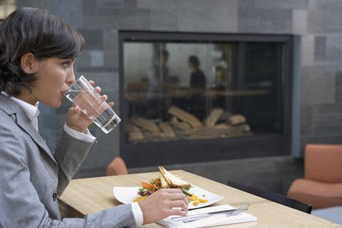 ���ò�ֹ��ô��  ���ƴ��õ�Сƫ�� www.027eat.com