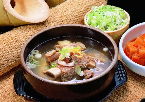 落枕了什么办法最有效 按摩疗法可缓解症状 www.027eat.com