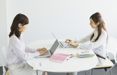 Ů���������辯��칫���оŴ�ɱ�� www.027eat.com