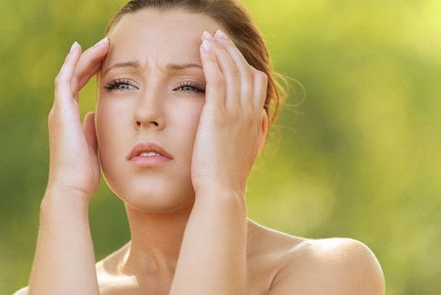 偶尔眼皮跳是咋回事 眼皮跳会预示什么疾病 www.027eat.com