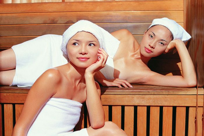 汗蒸时喝水促进新陈代谢和排毒 www.027eat.com