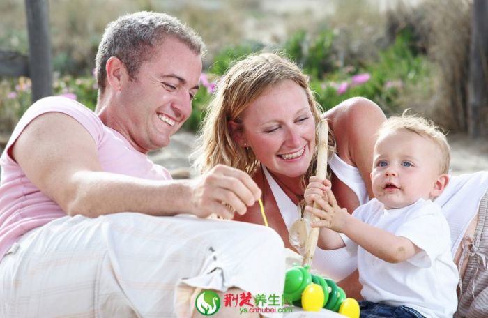 9�����ص���Ů�˲������䵭 www.027eat.com