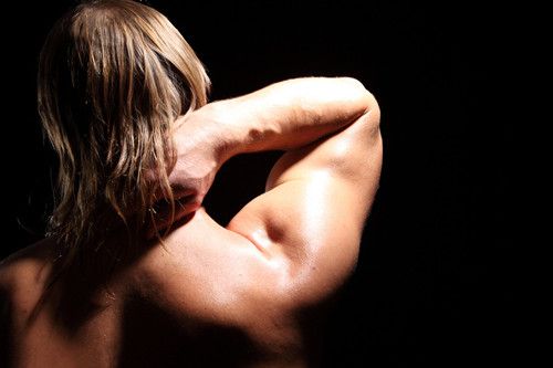 �������� 8��Сϸ�ڿ������˴����� www.027eat.com