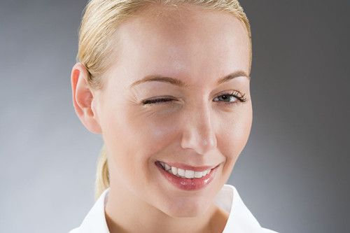 眼皮跳或因脾胃不好所致 眼皮跳的饮食保健 www.027eat.com