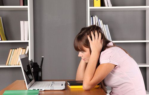 10�а�Ů��Զ���ǽ��� www.027eat.com