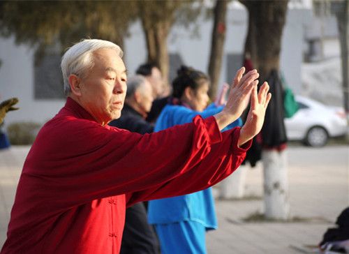 老年人冬季晨练小常识 www.027eat.com