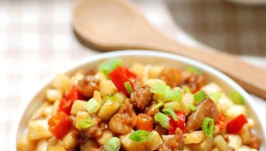 茭白小米辣炒鸡丁的做法 茭白小米辣炒鸡丁的做法