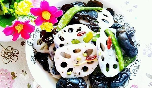 荷塘小炒的做法 荷塘小炒的做法