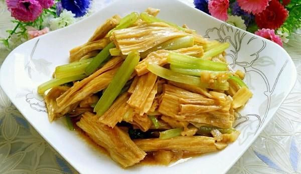 ���۳����������