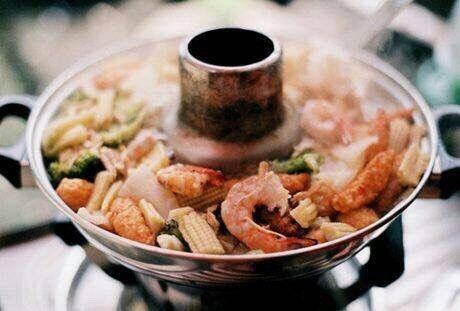 ��ɫ���������