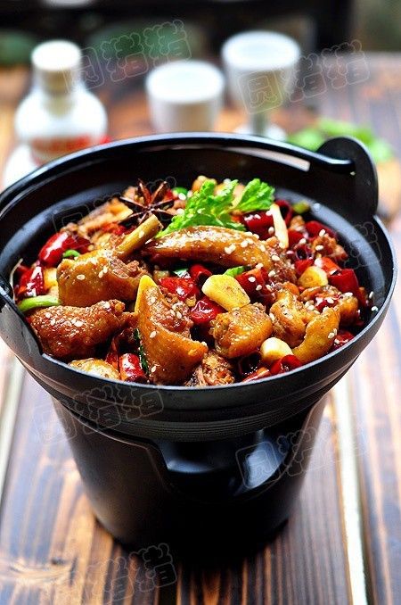 香辣干锅鸡的做法 香辣干锅鸡的做法