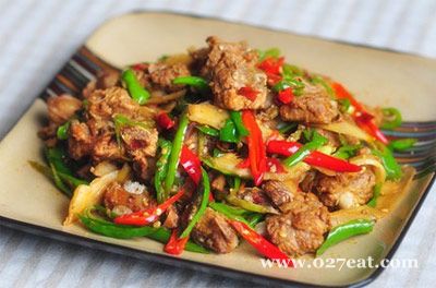 姜爆回锅排骨的做法图片,如何做,姜爆回锅排骨怎么做好吃详细步骤的做法