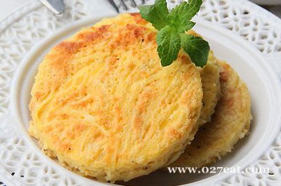 香煎土豆丝鸡蛋饼的做法 香煎土豆丝鸡蛋饼的做法