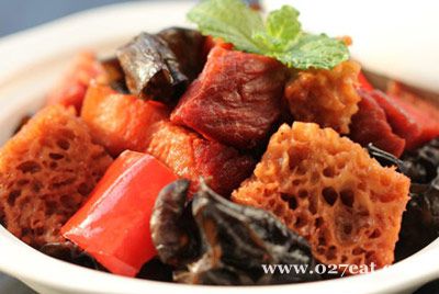 红曲烤麸烧肉的做法 红曲烤麸烧肉的做法